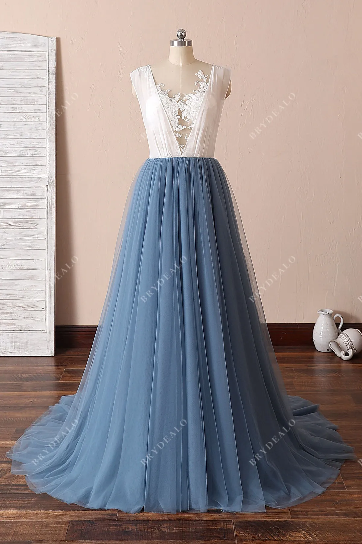 Classy Two-tone Illusion Lace Tulle Wedding Dress