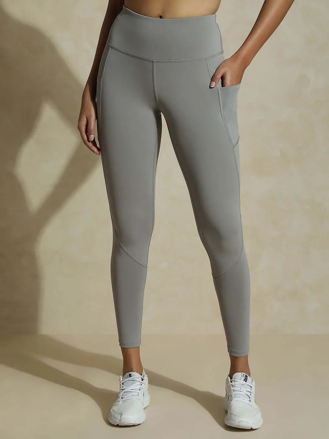 Cloud Grey Aero fit Athletic Jacket & Aura Legging