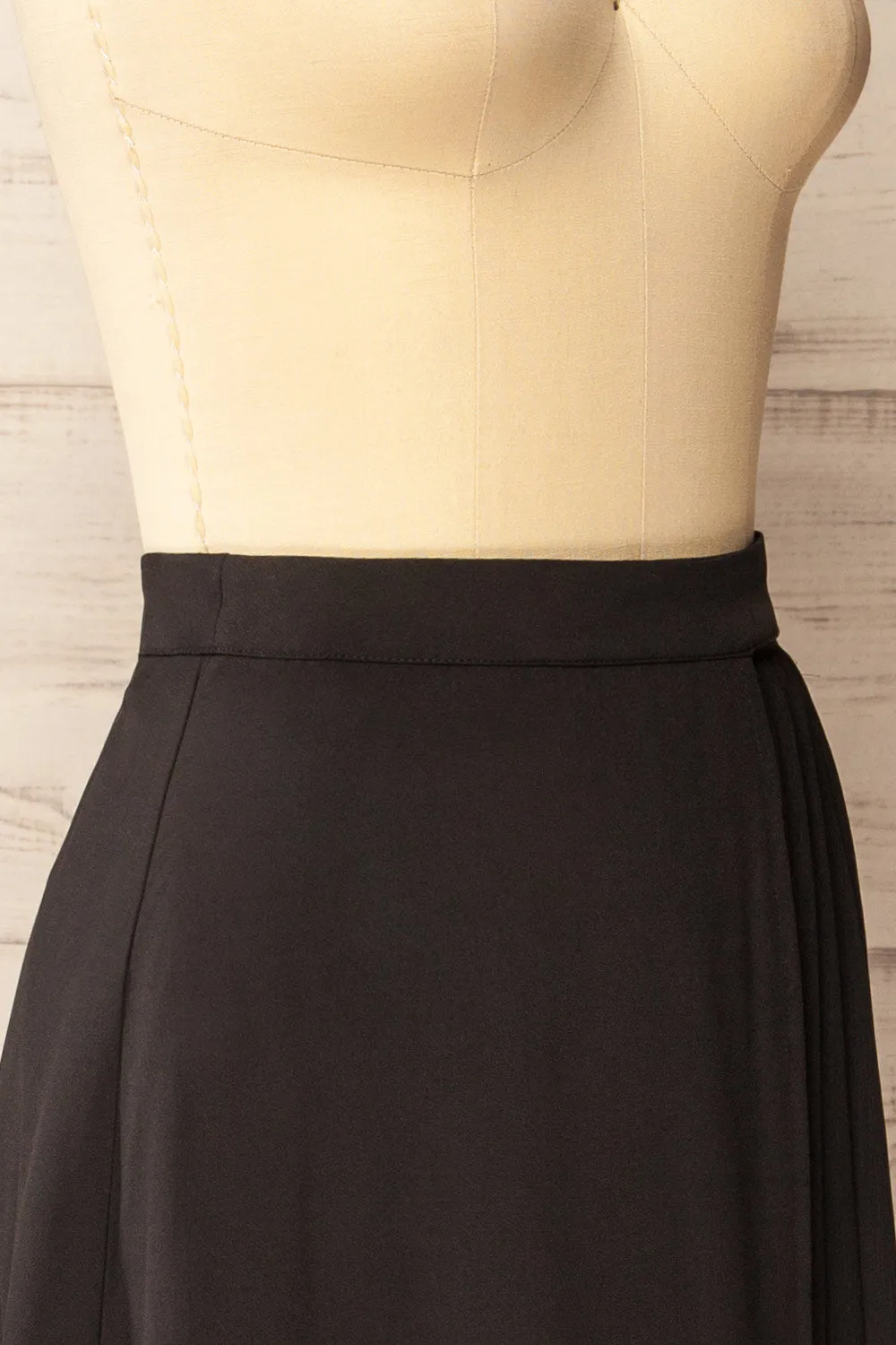 Nelson | Pleated Midi Black Skirt