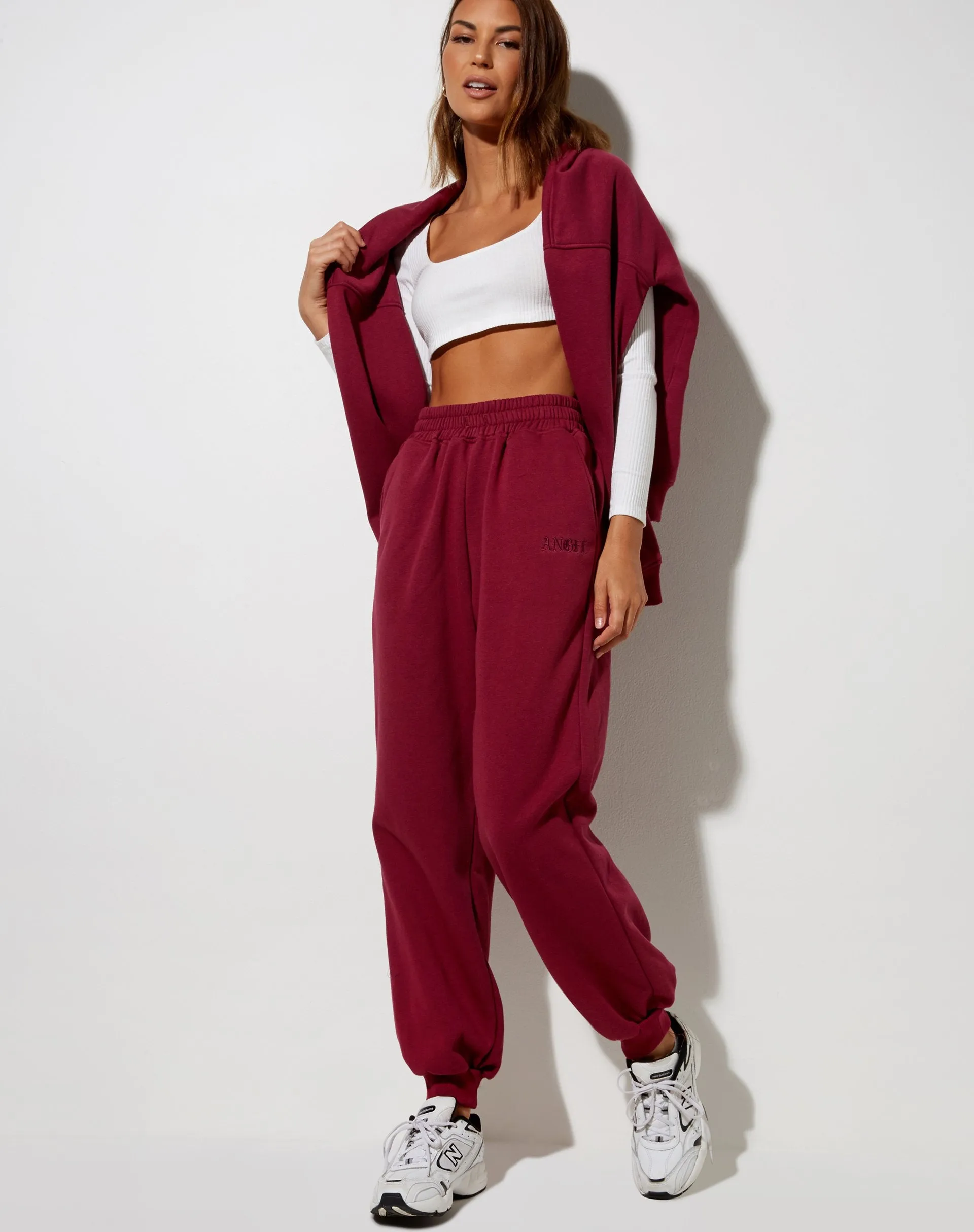 Roider Jogger in Burgundy 'Angel' Embro