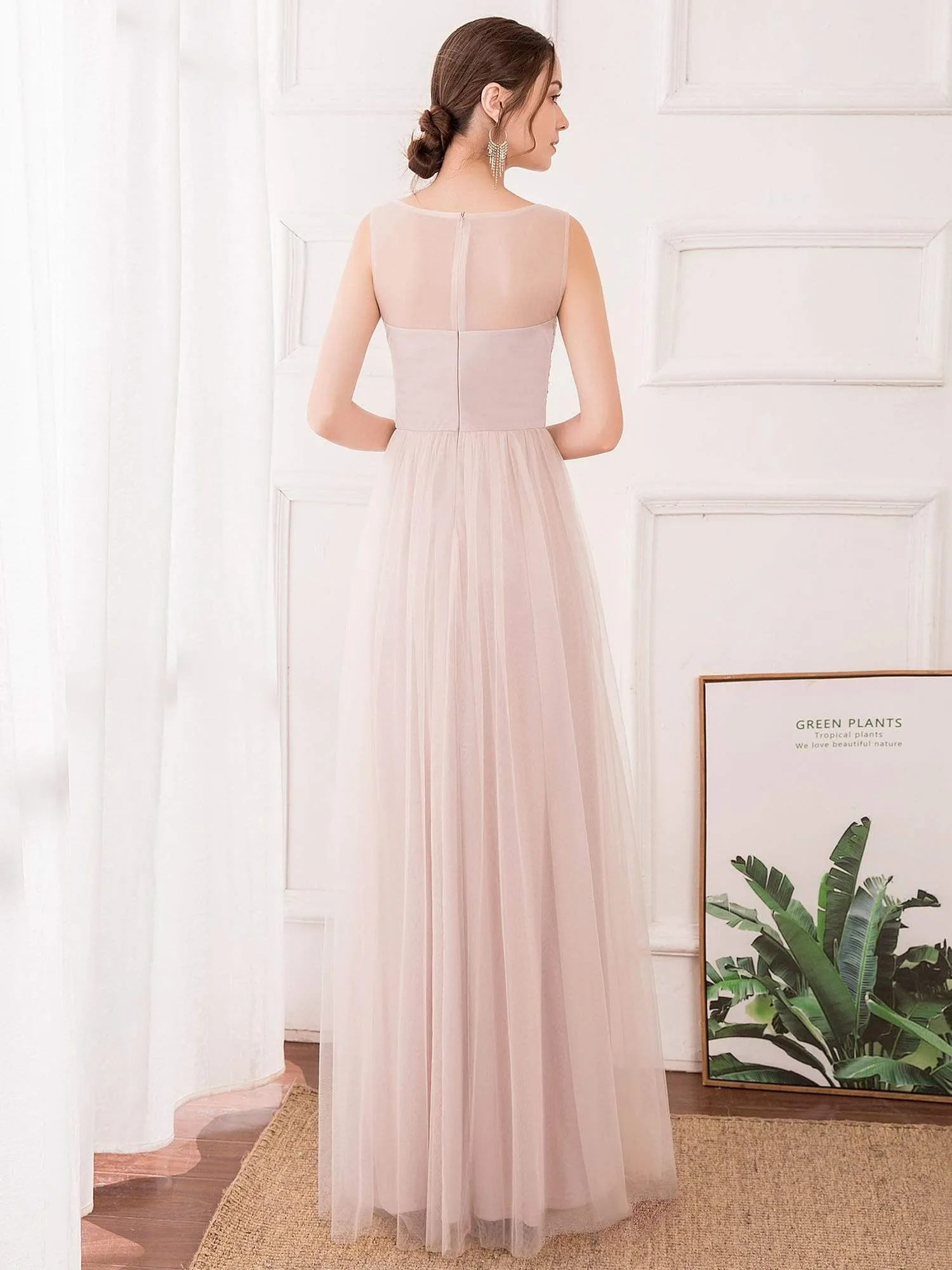 Romantic A-Line O-Neck Embroidery Tulle Bridesmaid Dress