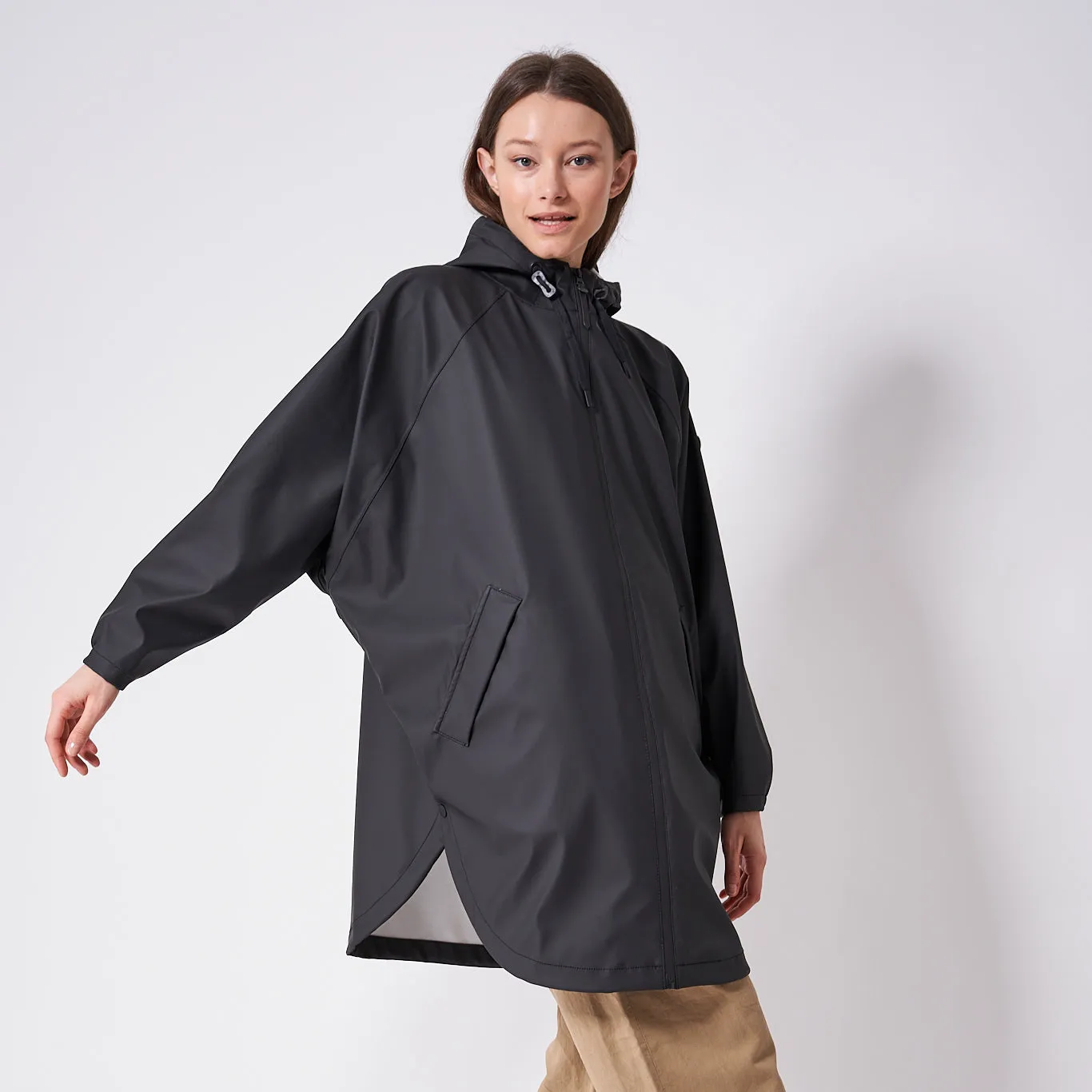 Tanta Black Waterproof Raincape