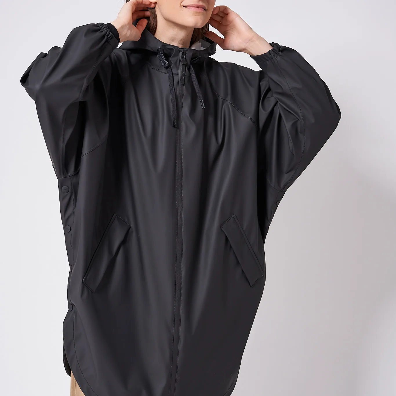 Tanta Black Waterproof Raincape